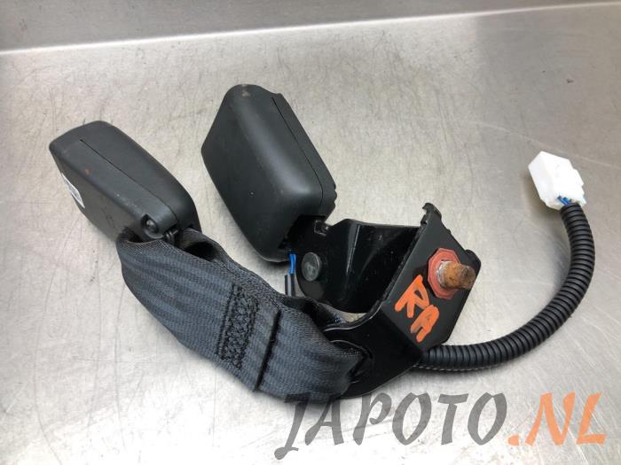 Bakre bältesspänne, höger från en Hyundai i20 Coupe  2018