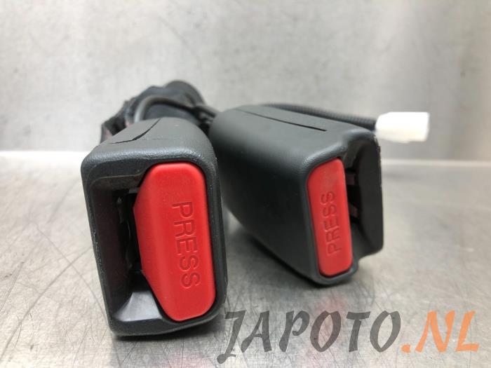 Bakre bältesspänne, höger från en Hyundai i20 Coupe  2018