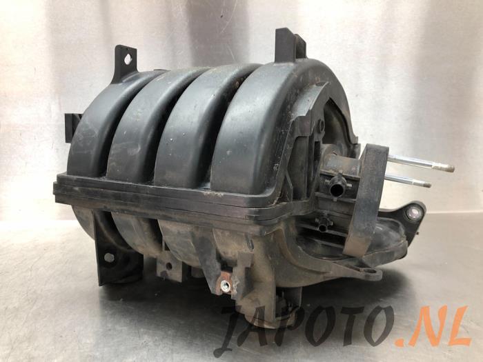 Insugsrör från en Suzuki Vitara (LY/MY) 1.6 16V VVT 2015