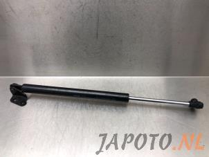 Gebruikte Gasveer links-achter Mazda CX-5 I (KE,GH) 2.0 SkyActiv-G 160 16V 4WD Prijs € 14,95 Margeregeling aangeboden door Japoto Parts B.V.