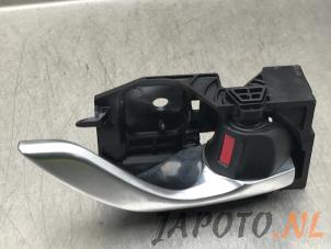 Gebruikte Portiergreep 4Deurs rechts-voor Mazda CX-5 I (KE,GH) 2.0 SkyActiv-G 160 16V 4WD Prijs € 14,95 Margeregeling aangeboden door Japoto Parts B.V.