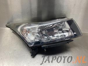 Gebruikte Linker Koplamp Chevrolet Cruze (300) 1.8 16V VVT Prijs € 99,00 Margeregeling aangeboden door Japoto Parts B.V.