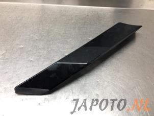 Gebruikte C-stijl afdekkap links Toyota RAV4 (A5) 2.5 Hybrid 16V AWD Prijs € 24,99 Margeregeling aangeboden door Japoto Parts B.V.