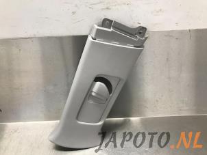 Gebruikte Stijlbekleding midden-rechts Toyota RAV4 (A5) 2.5 Hybrid 16V AWD Prijs € 34,99 Margeregeling aangeboden door Japoto Parts B.V.