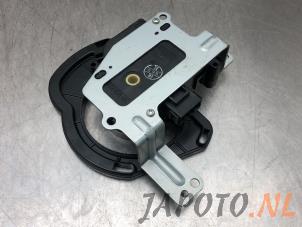 Gebruikte Kachelklep Motor Honda CR-Z (ZF1) 1.5 Hybrid 16V Prijs € 24,95 Margeregeling aangeboden door Japoto Parts B.V.