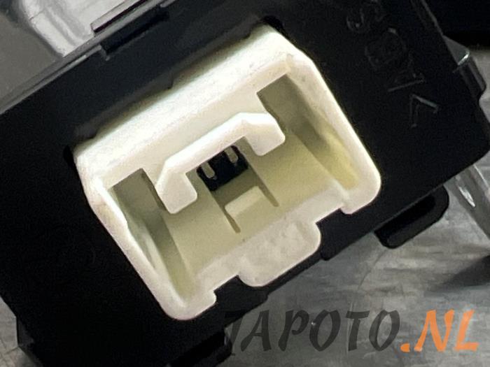 Tändningslås + dator från en Mazda 2 (DE) 1.3 16V MZR 2013