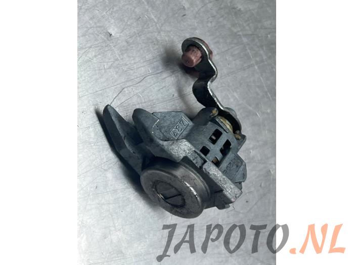 Tändningslås + dator från en Mazda 2 (DE) 1.3 16V MZR 2013