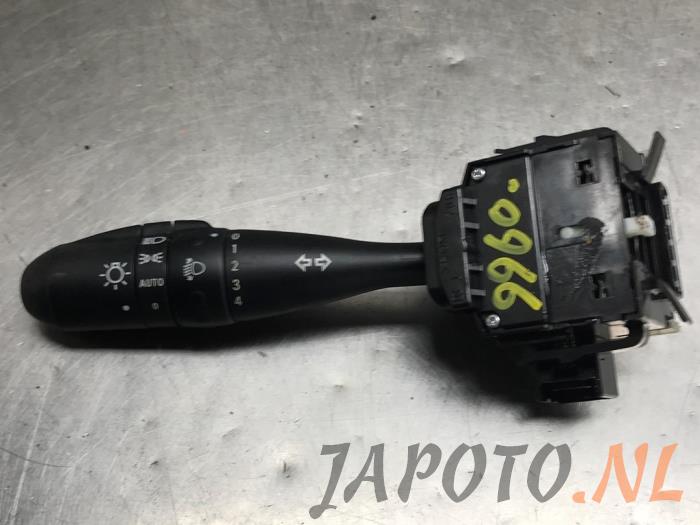 Licht Schakelaar van een Mitsubishi Colt (Z2/Z3) 1.5 16V 2006