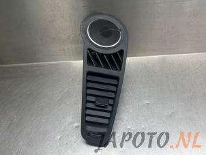 Gebruikte Luchtrooster zijkant Kia Soul I (AM) 1.6 CVVT 16V Prijs € 14,95 Margeregeling aangeboden door Japoto Parts B.V.