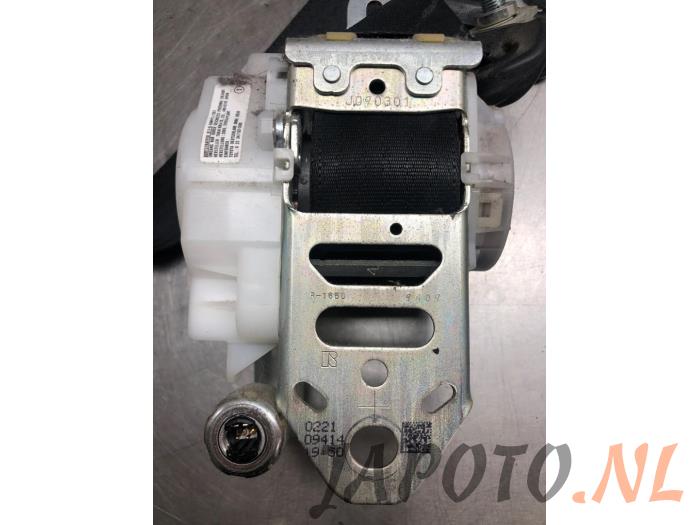 Främre säkerhetsbälte, vänster från en Toyota iQ 1.0 12V VVT-i 2010