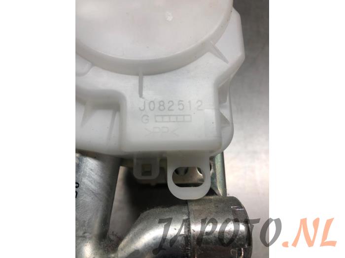 Främre säkerhetsbälte, vänster från en Toyota iQ 1.0 12V VVT-i 2010