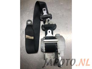 Begagnade Främre säkerhetsbälte, vänster Toyota iQ 1.0 12V VVT-i Pris € 75,00 Marginaltabell erbjuds av Japoto Parts B.V.