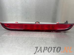 Używane Dodatkowe swiatlo stopu srodek Kia Rio IV (YB) 1.0i T-GDi 100 12V Cena € 49,95 Procedura marży oferowane przez Japoto Parts B.V.