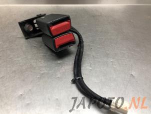 Gebruikte Veiligheidsgordel Insteek links-achter Kia Cee'd Sportswagon (JDC5) 1.6 CRDi 16V VGT Prijs € 19,95 Margeregeling aangeboden door Japoto Parts B.V.