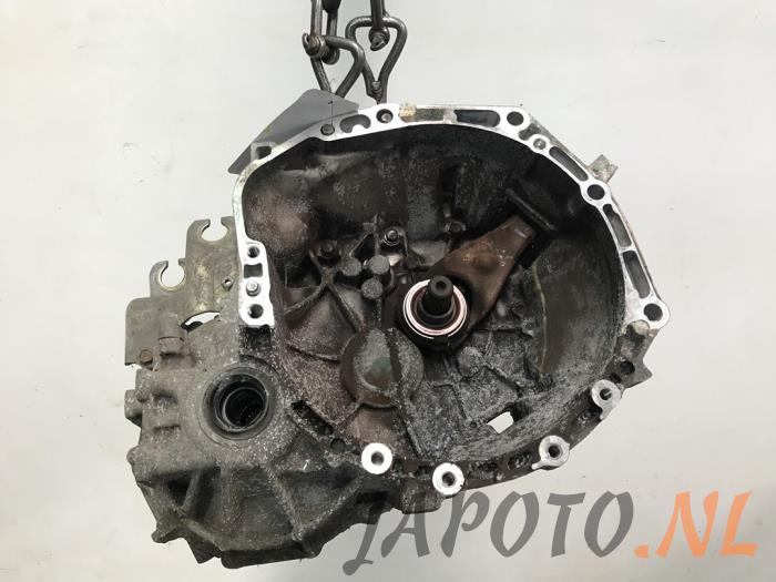 Växellåda från en Toyota Yaris (P1) 1.3 16V VVT-i 2003