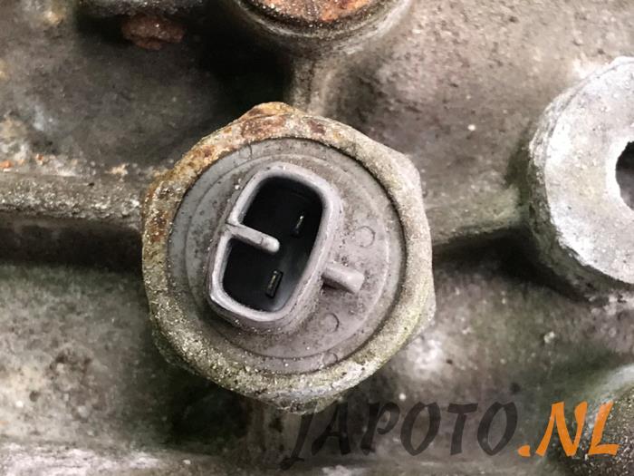 Växellåda från en Toyota Yaris (P1) 1.3 16V VVT-i 2003