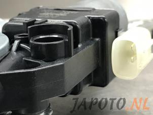 Begagnade Fönstermekanism för bakre dörr, 4-dörrars, höger Suzuki Swift (ZC/ZD) 1.2 Dual Jet 16V Pris € 49,95 Marginaltabell erbjuds av Japoto Parts B.V.