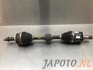 Gebruikte Aandrijfas links-voor Toyota RAV4 (A5) 2.5 Hybrid 16V AWD Prijs € 149,95 Margeregeling aangeboden door Japoto Parts B.V.