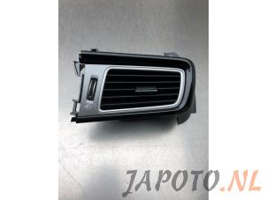 Używane Kratka wentylacyjna boczna Kia Niro I (DE) 1.6 GDI PHEV Cena € 14,95 Procedura marży oferowane przez Japoto Parts B.V.