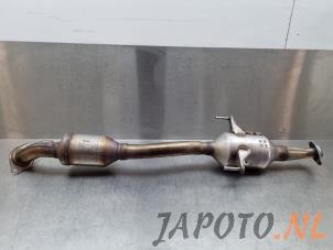 Begagnade Ljuddämpare, mitten Toyota Corolla (E21/EA1/EH1) 1.8 16V Hybrid Pris € 250,00 Marginaltabell erbjuds av Japoto Parts B.V.