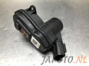 Gebruikte Handrem motor Nissan Juke (F16) 1.0 DIG-T 12V Prijs € 90,74 Inclusief btw aangeboden door Japoto Parts B.V.