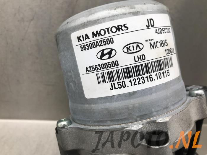 Elservostyrningsenhet från en Kia Cee'd Sportswagon (JDC5) 1.6 GDI 16V 2017