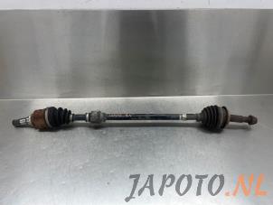 Gebruikte Steekas rechts-voor Toyota Yaris II (P9) 1.33 16V Dual VVT-I Prijs € 49,50 Margeregeling aangeboden door Japoto Parts B.V.