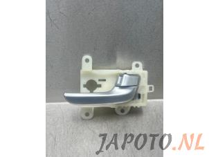 Gebruikte Deurgreep 4Deurs rechts-achter Kia Niro I (DE) 1.6 GDI PHEV Prijs € 19,95 Margeregeling aangeboden door Japoto Parts B.V.