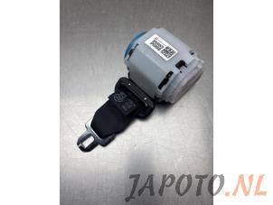 Używane Pas bezpieczenstwa srodkowy tyl Kia Niro I (DE) 1.6 GDI PHEV Cena € 74,95 Procedura marży oferowane przez Japoto Parts B.V.