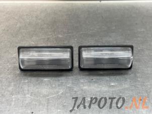 Begagnade Nummerskyltbelysning Nissan Juke (F16) 1.0 DIG-T 12V Pris € 24,99 Marginaltabell erbjuds av Japoto Parts B.V.