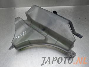 Gebruikte Koelvloeistof Reservoir Mazda CX-5 II (KF) 2.0 SkyActiv-G 165 16V 2WD Prijs € 49,95 Margeregeling aangeboden door Japoto Parts B.V.