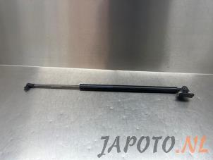 Gebruikte Amortisseur rechts-achter Mazda CX-5 II (KF) 2.0 SkyActiv-G 165 16V 2WD Prijs € 29,99 Margeregeling aangeboden door Japoto Parts B.V.