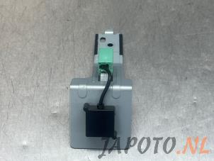 Gebruikte GPS Antenne Mazda CX-5 II (KF) 2.0 SkyActiv-G 165 16V 2WD Prijs € 29,95 Margeregeling aangeboden door Japoto Parts B.V.