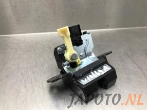 Gebruikte Slotmechaniek Achterklep Kia Niro I (DE) 1.6 GDI Hybrid Prijs € 49,95 Margeregeling aangeboden door Japoto Parts B.V.