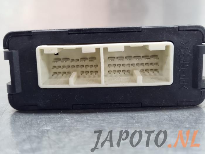 Dator, automatisk växellåda från en Toyota Prius Plus (ZVW4) 1.8 Hybrid 16V 2012