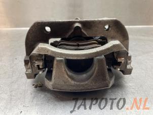 Gebruikte Remklauw (Tang) links-achter Lexus UX 250h 2.0 16V Prijs € 149,95 Margeregeling aangeboden door Japoto Parts B.V.