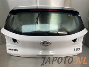 Gebruikte Achterklep Hyundai i30 (PDEB5/PDEBB/PDEBD/PDEBE) 1.0 T-GDI 12V Hybrid 48V Prijs € 750,00 Margeregeling aangeboden door Japoto Parts B.V.