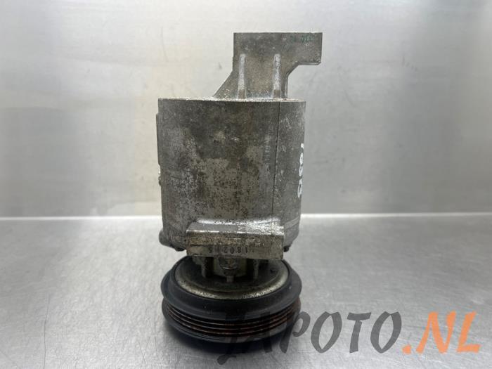 Luftkonditioneringspump från en Suzuki Celerio (LF) 1.0 12V 2015