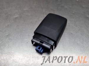 Begagnade Regnsensor Toyota RAV4 (A5) 2.5 Hybrid 16V AWD Pris € 25,00 Marginaltabell erbjuds av Japoto Parts B.V.