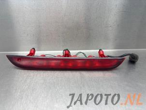 Używane Dodatkowe swiatlo stopu srodek Kia Rio IV (YB) 1.0i T-GDi 120 12V Cena € 49,95 Procedura marży oferowane przez Japoto Parts B.V.