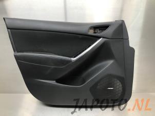 Gebruikte Deurbekleding 4Deurs links-voor Mazda CX-5 I (KE,GH) 2.2 Skyactiv D 150 16V 4WD Prijs € 74,95 Margeregeling aangeboden door Japoto Parts B.V.