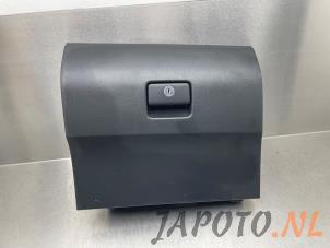 Używane Schowek w desce rozdzielczej Daihatsu Terios (J2) 1.5 16V DVVT 4x2 Euro 4 Cena € 49,95 Procedura marży oferowane przez Japoto Parts B.V.