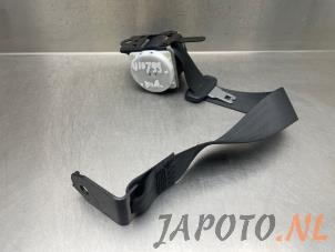 Gebruikte Veiligheidsgordel midden-achter Mazda 2 (DJ/DL) 1.5 SkyActiv-G 90 Prijs € 39,95 Margeregeling aangeboden door Japoto Parts B.V.