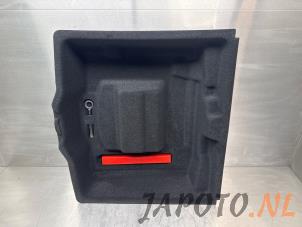 Gebruikte Opbergvak Lynk &amp; Co 01 1.5 Prijs € 49,95 Margeregeling aangeboden door Japoto Parts B.V.