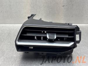 Begagnade Luftgrill, sida Lynk &amp; Co 01 1.5 Pris € 24,95 Marginaltabell erbjuds av Japoto Parts B.V.