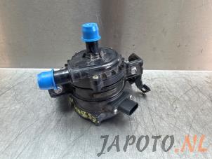 Gebruikte Koelvloeistof pomp Kia Soul II (PS) EV Prijs € 99,95 Margeregeling aangeboden door Japoto Parts B.V.