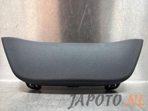 Używane Listwa zderzaka srodkowy przód Toyota Yaris IV (P21/PA1/PH1) 1.5 12V VVT-i Cena € 24,95 Procedura marży oferowane przez Japoto Parts B.V.