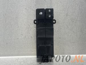 Używane Przelacznik combi okienny Toyota Yaris IV (P21/PA1/PH1) 1.5 12V VVT-i Cena € 49,95 Procedura marży oferowane przez Japoto Parts B.V.