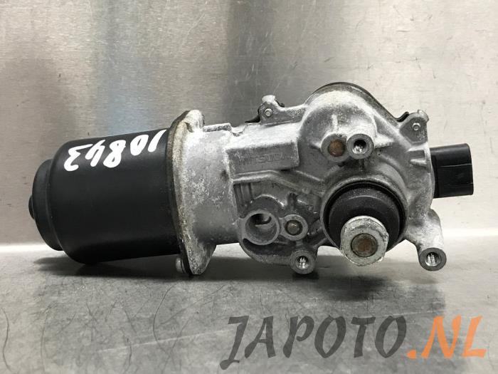 Främre torkarmotor från en Mazda 2 (DE) 1.3 16V S-VT High Power 2007