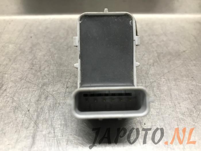 Parkeringssensor från en Hyundai Veloster 1.6 GDI 16V 2011